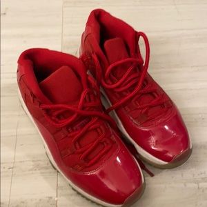 Men’s red jordans 11’s  (in okay shape)